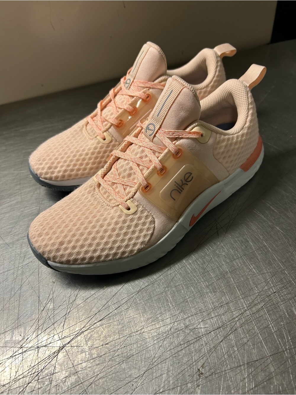 Nike Air Renew Size 8 Women